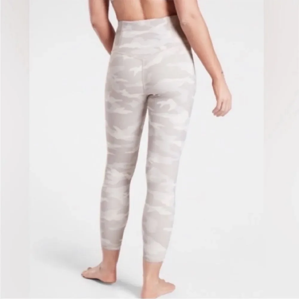 Athleta Ultra High Rise Elation Camo 7/8 Leggings in Taupe, Size S NWOT